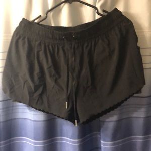 Victoria Sport Run shorts